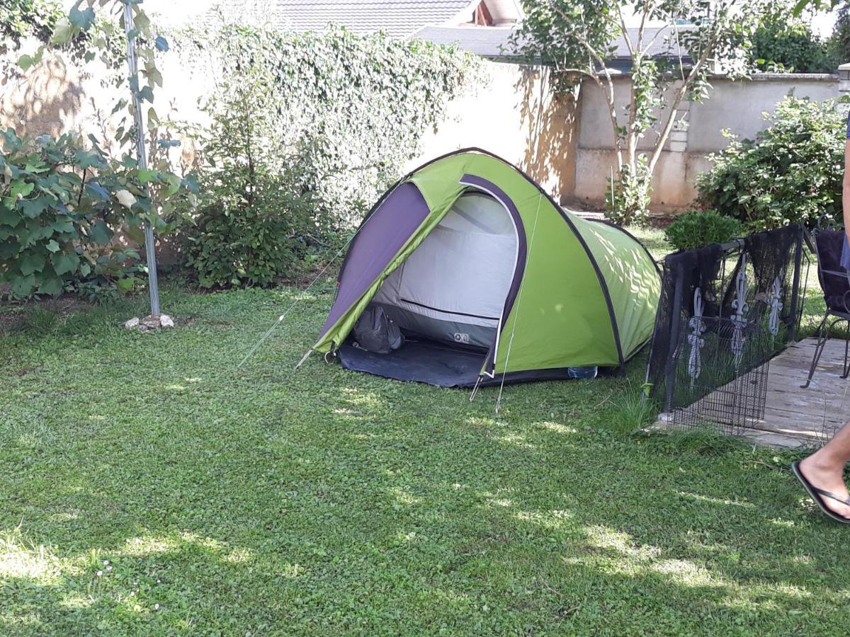 Camping Under The Walnut In Your Own Tent On A Shared Lot And Shared Bathroom 류블랴나 외부 사진