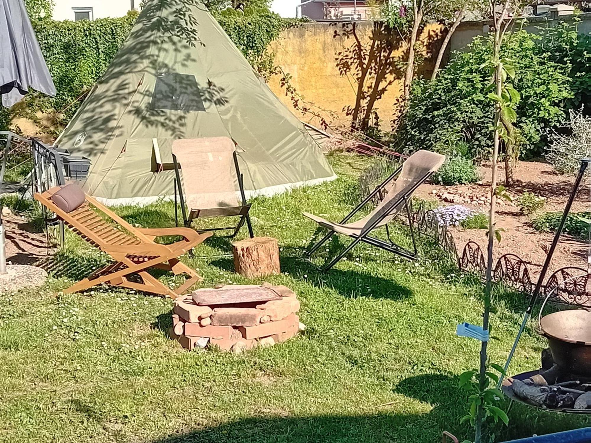 Camping Under The Walnut In Your Own Tent On A Shared Lot And Shared Bathroom 류블랴나 외부 사진