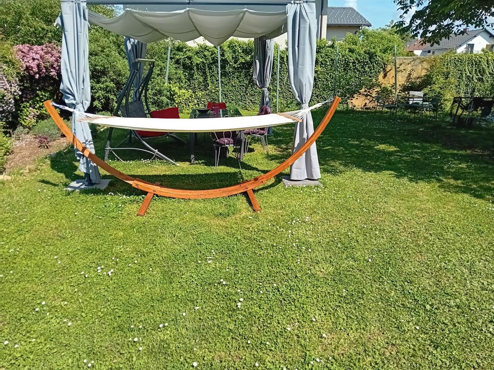 Camping Under The Walnut In Your Own Tent On A Shared Lot And Shared Bathroom 류블랴나 외부 사진