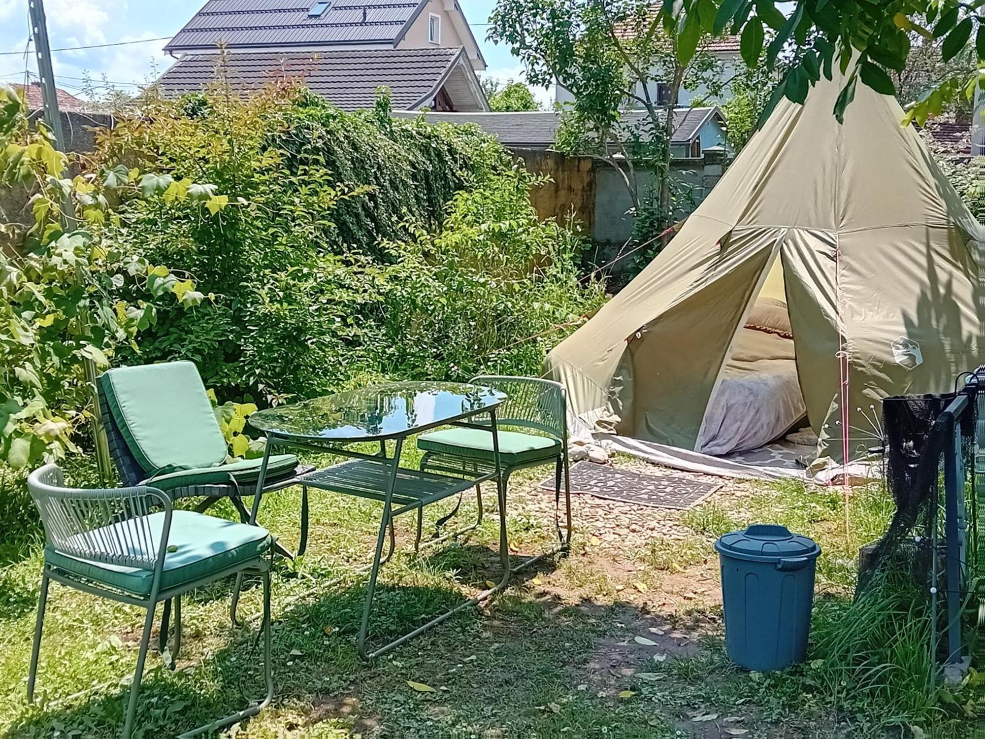 Camping Under The Walnut In Your Own Tent On A Shared Lot And Shared Bathroom 류블랴나 외부 사진